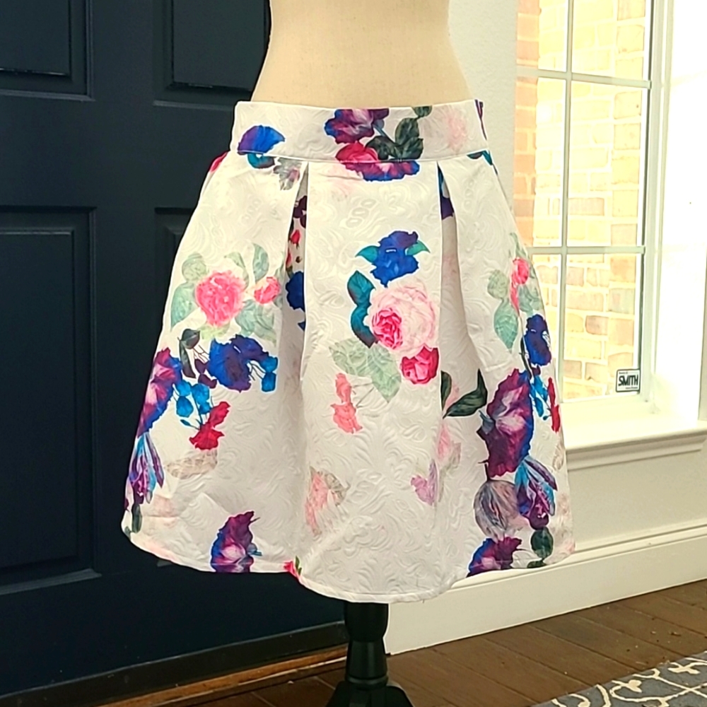 XL Chicwish Pleated Skirt